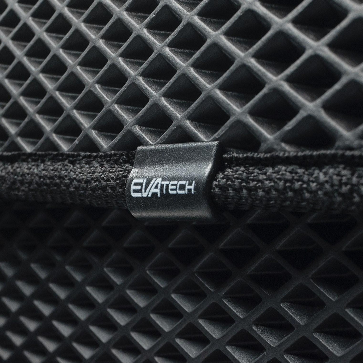 EVAtech Bagāžas nodalījuma organizators PRO M 32x50x30 cm - melna / melnas malas EVAtech Bagāžas nodalījuma organizators PRO M 32x50x30 cm - melna / melnas malas