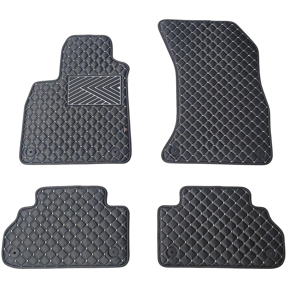 Eko ādas paklājiņi QuiltyMats AUDI Q5 2017-2025g. (Melna / pelēkas šuves)