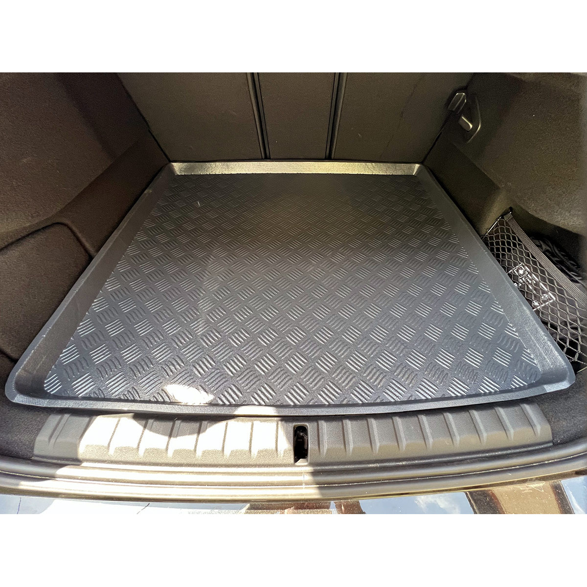 Plastmasas bagāžnieka paklājiņš BMW 2 F44 Gran Coupe no 2020g. (viršutinis kilimėlis) Plastmasas bagāžnieka paklājiņš BMW 2 F44 Gran Coupe no 2020g. (viršutinis kilimėlis)