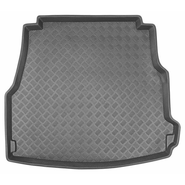 Plastmasas bagāžnieka paklājiņš Mercedes C-klases W206 sedanam, benzīna dzinējs no 2021. gada.