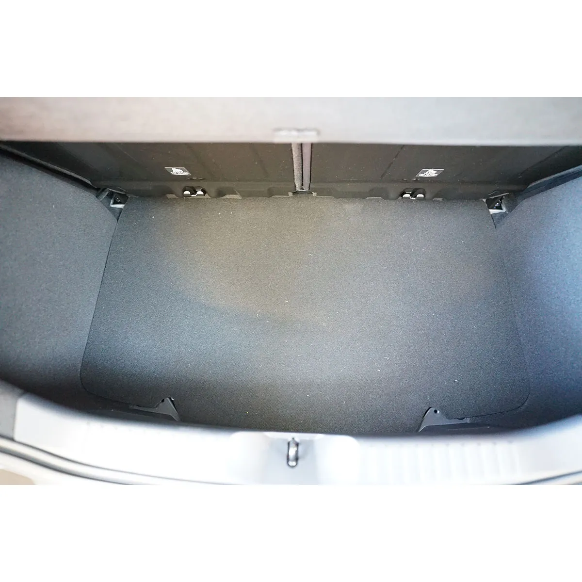Bagāžnieka paklājiņš Toyota Aygo X no 2022g. (without subwoofer (JBL Premium-Soundsystem)) Bagāžnieka paklājiņš Toyota Aygo X no 2022g. (without subwoofer (JBL Premium-Soundsystem))