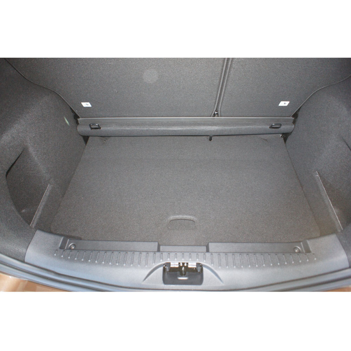 Bagāžnieka paklājiņš Ford B-Max 2012-2017g. (apakšējā daļa) Bagāžnieka paklājiņš Ford B-Max 2012-2017g. (apakšējā daļa)