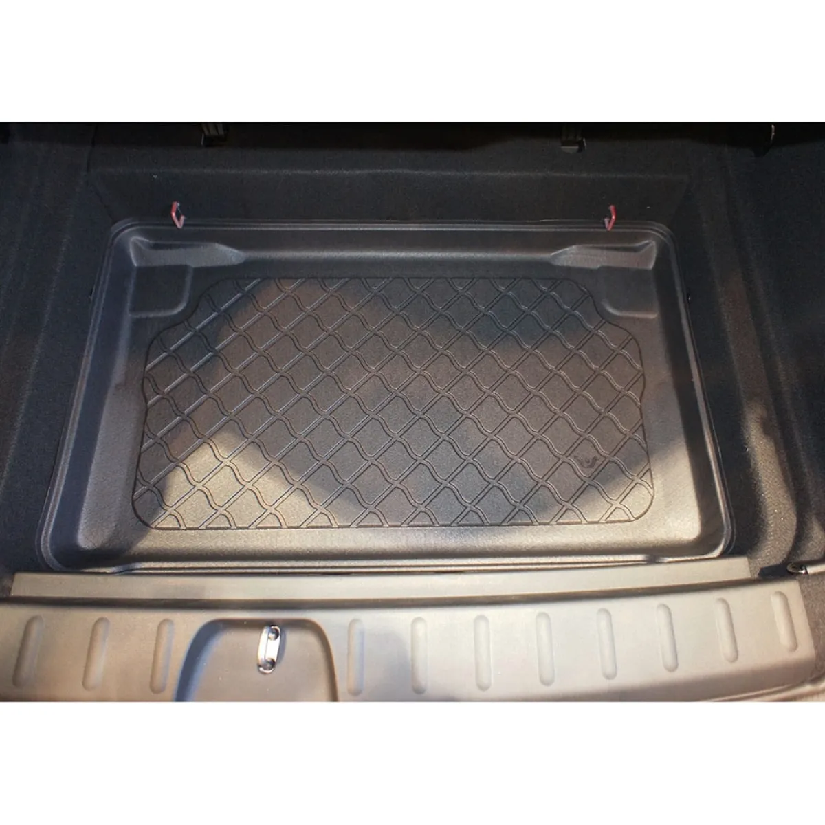 Bagāžnieka paklājiņš Mini Clubman no 2015g. (apakšējā daļa) Bagāžnieka paklājiņš Mini Clubman no 2015g. (apakšējā daļa)