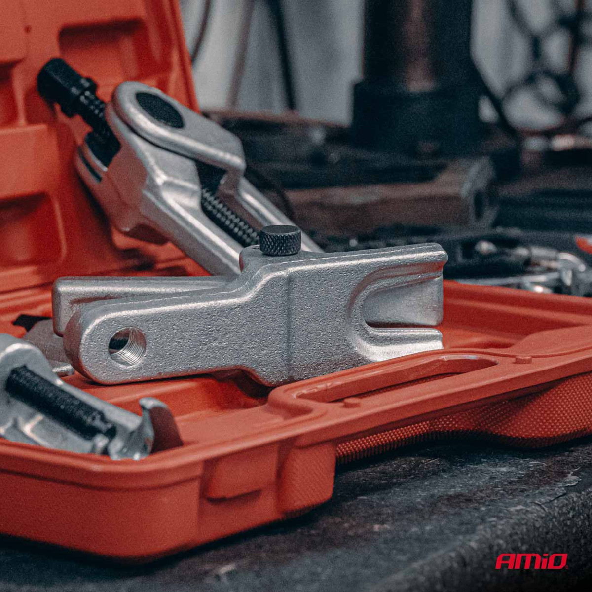 Lodveida savienojumu un stūres stieņu galu noņemšanas instrumentu komplekts, 5 gab. AMIO-04767