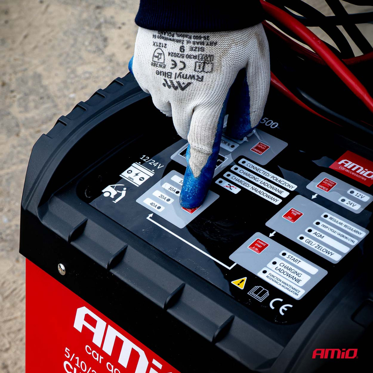 Akumulatora lādētājs ar palaišanas funkciju 12/24V MAX 40A, palaišana 300A, AMIO-04500