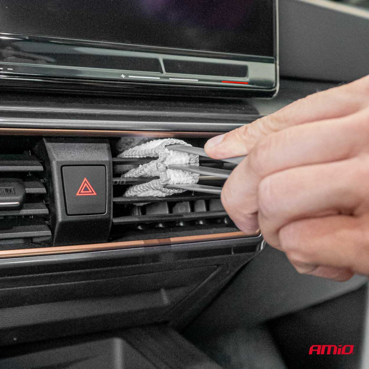 Birste ventilācijas režģu tīrīšanai AMIO-02607