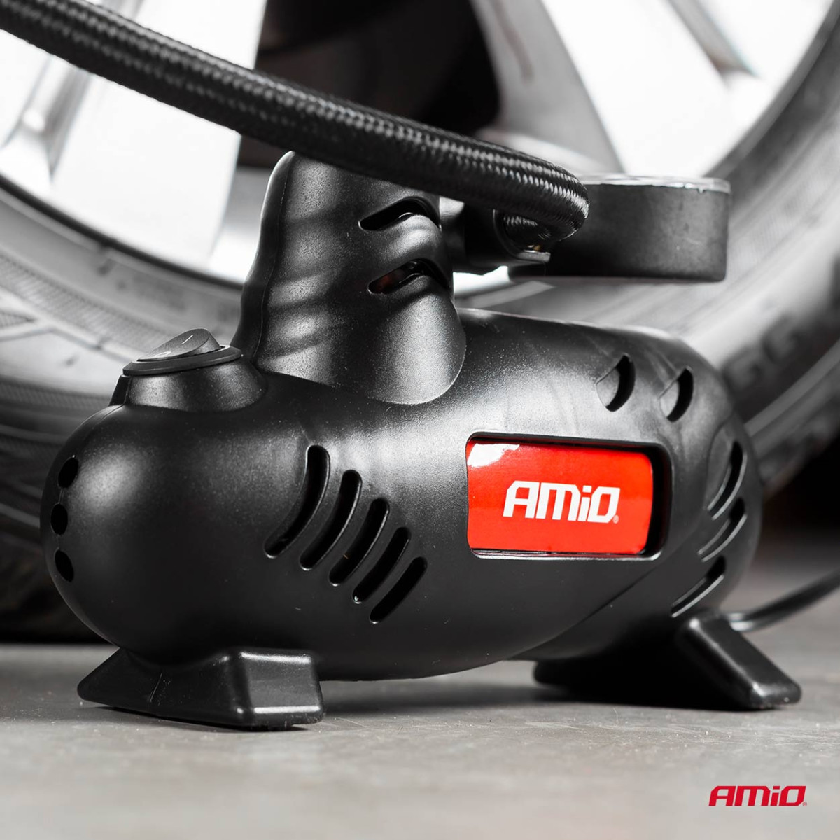 Automašīnas gaisa kompresors ar LED apgaismojumu 12V ACOMP-07 AMIO-02181