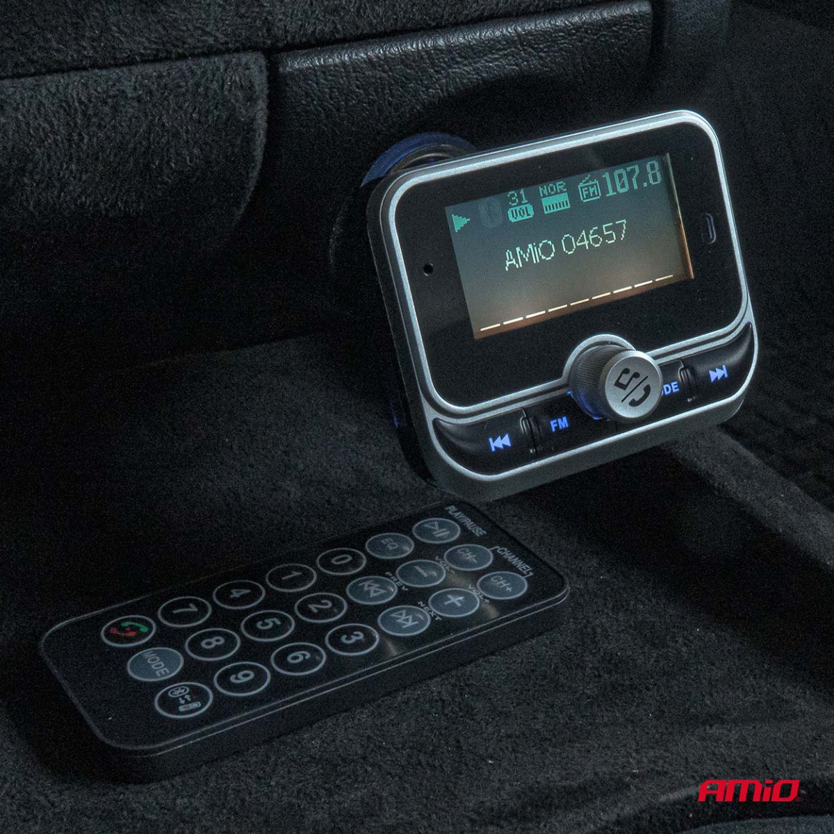 Automašīnas FM raidītājs ar tālvadības pulti, 2×USB-A 12V 24V AMIO-04657