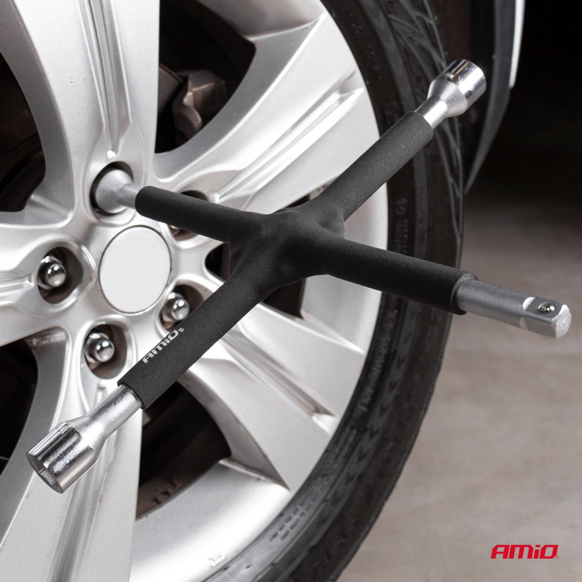 Krustveida riteņu atslēga 17–19–21 mm, 1/2", gumijota, AMIO-02402