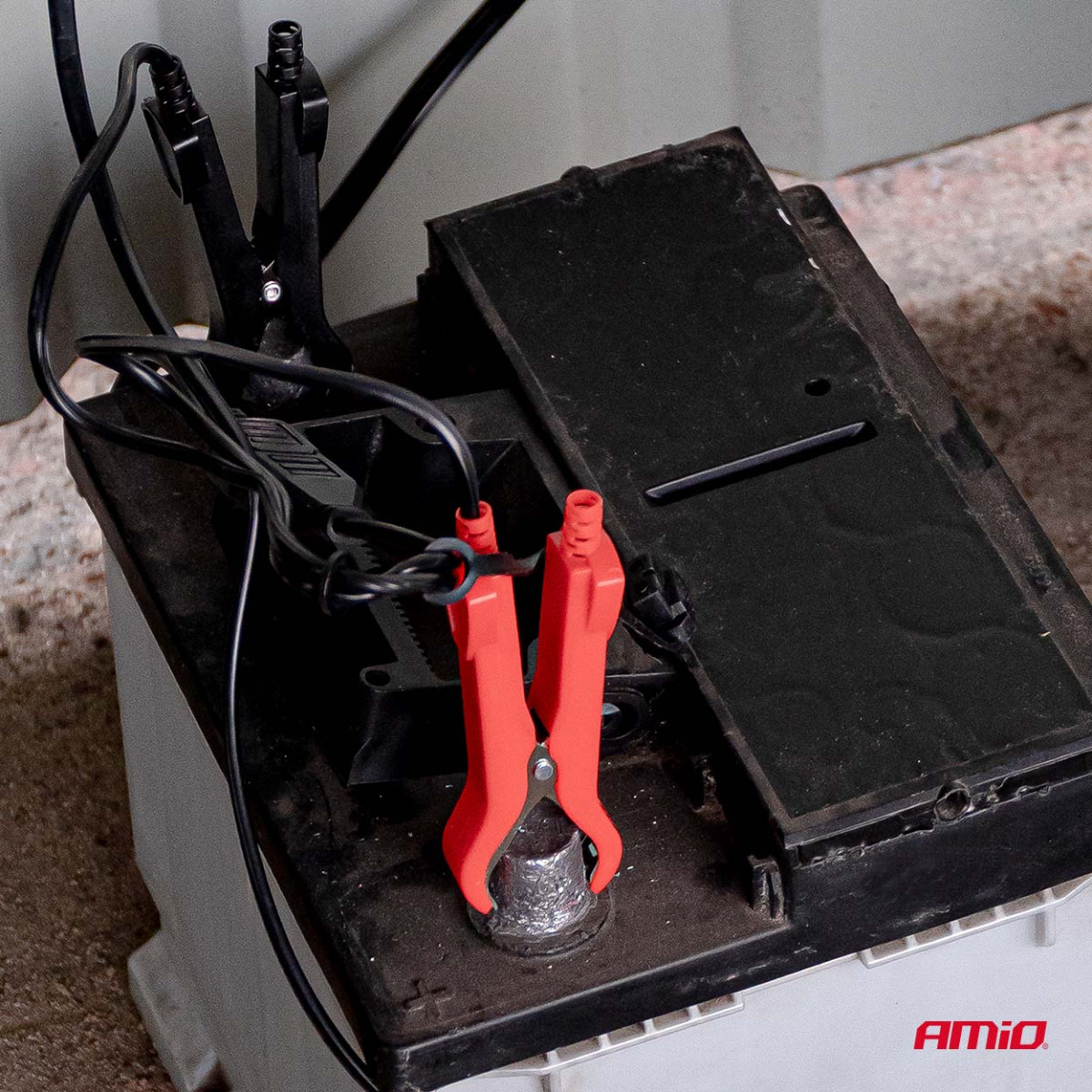 Digitālais akumulatora lādētājs AGM/GEL/LiFePO4 4A 6/12V PRO HOOK AMIO-04531