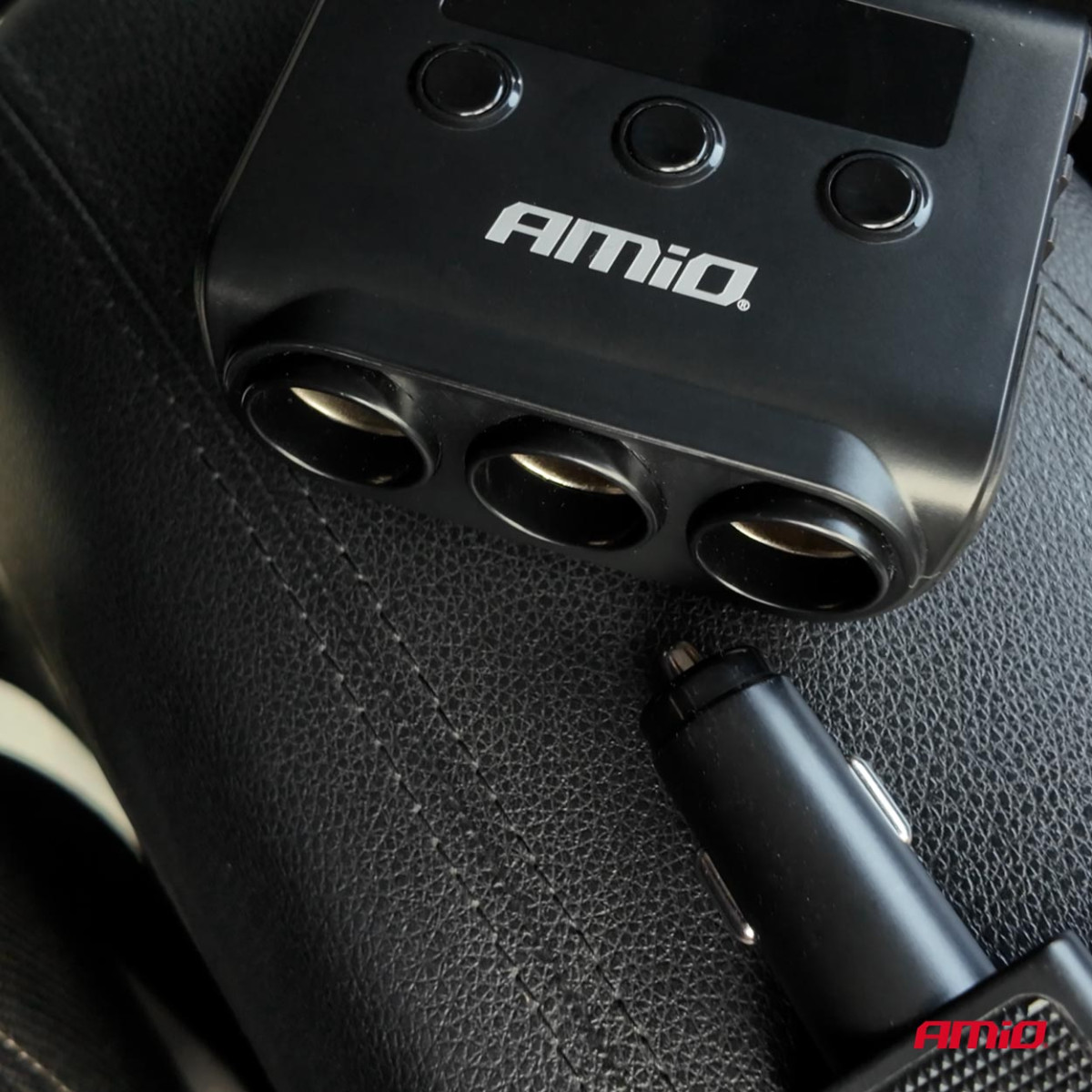 Kontaktligzdas sadalītājs 12/24V ar 4x USB-A QC3.0 PD3.0 180W AMIO-04835