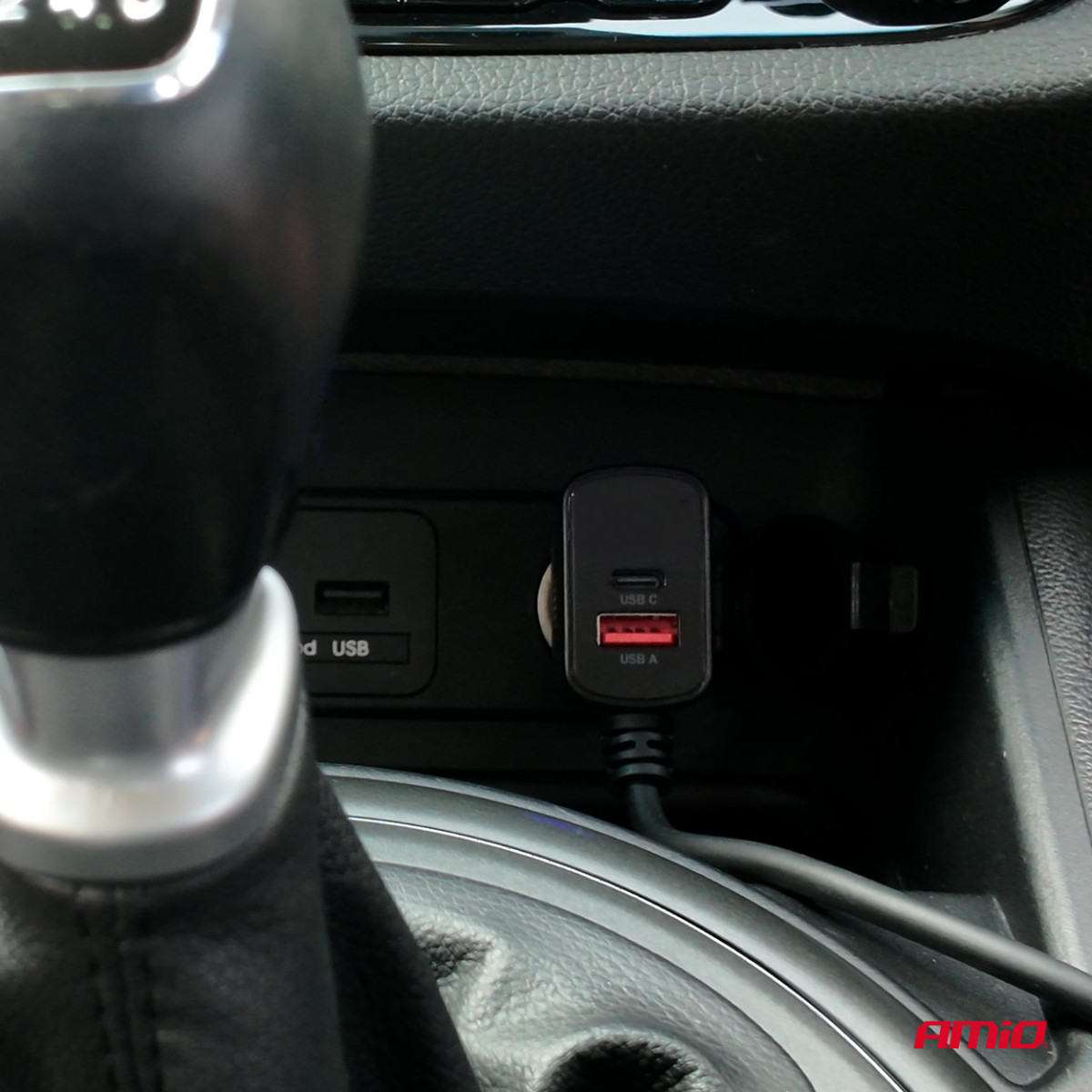 Kontaktligzdas sadalītājs 12/24V ar 4x USB-A QC3.0 PD3.0 180W AMIO-04835