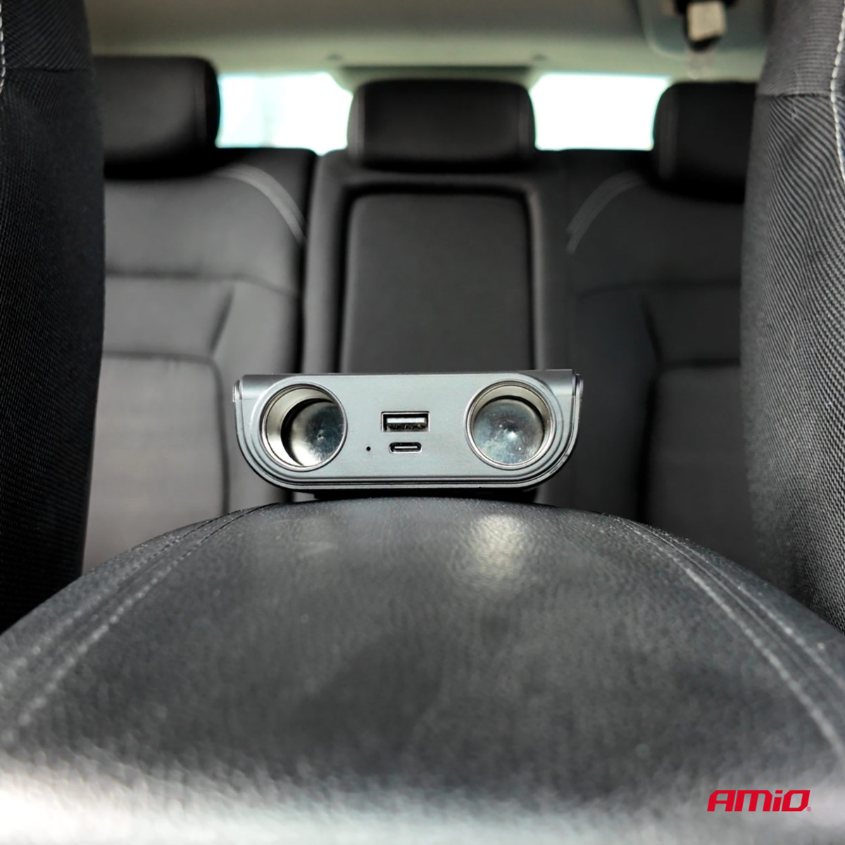 Kontaktligzdas sadalītājs 12/24V ar USB-C USB-A QC3.0 PD3.0 120W AMIO-04837