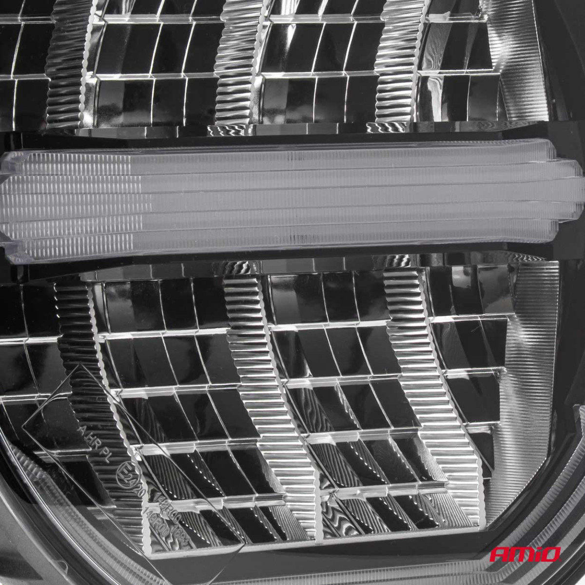 LED tālās gaismas lukturis ar gabarītgaismas funkciju 112W 12V 24V