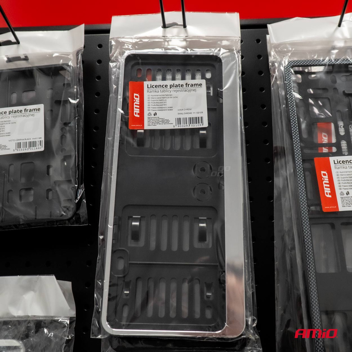 Maza numura zīmes turētājs – melns hroms, ASV, AMIO-02109