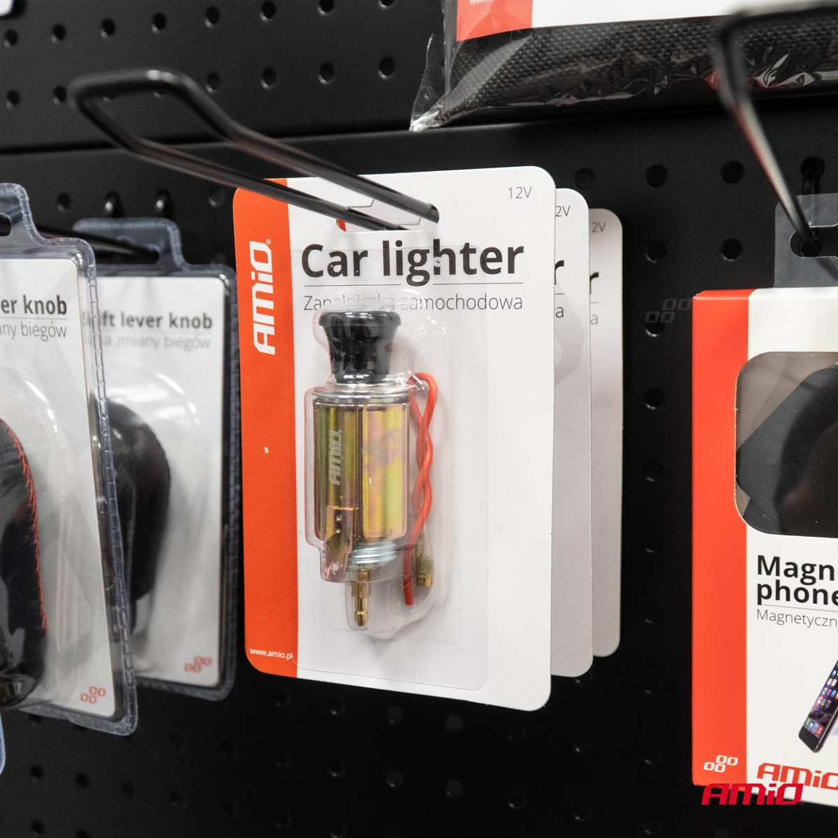 Cigarešu šķiltavas ligzda 12V CLI-04, AMIO-01261