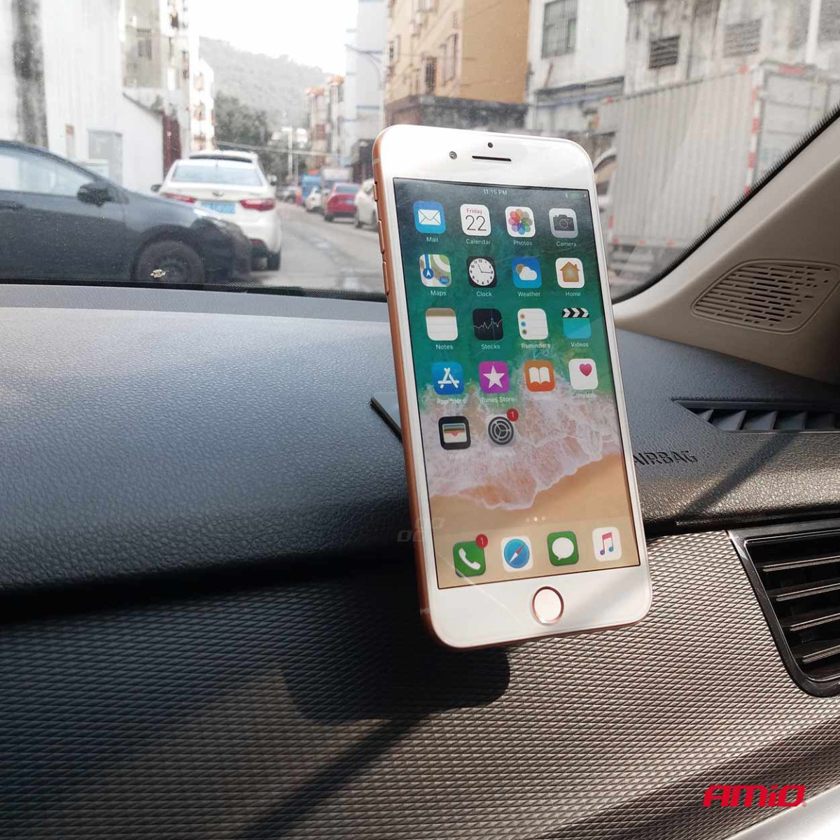 Magnētiskais tālruņa turētājs uz paneļa AMIO-04140