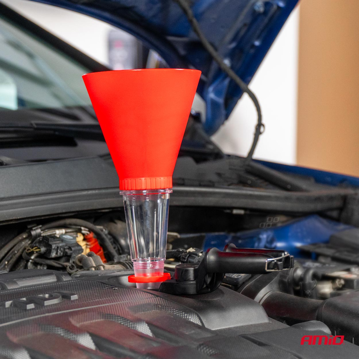 Dzinēja eļļas piltuve ar turētāju 125 mm AMIO-03278