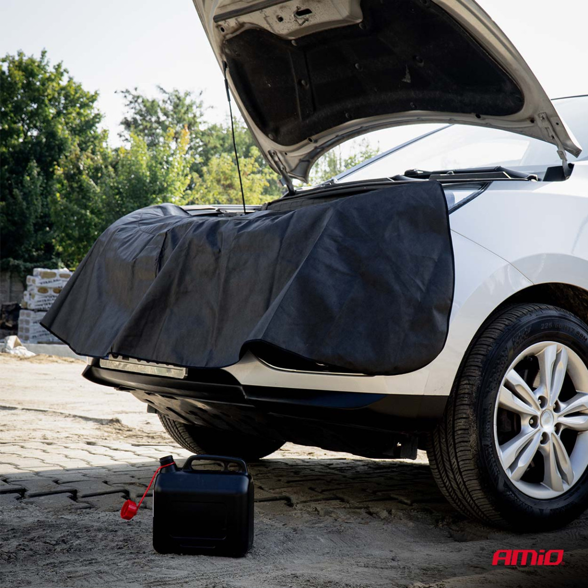 Aizsargājošs servisa pārsegs automašīnas priekšpusei