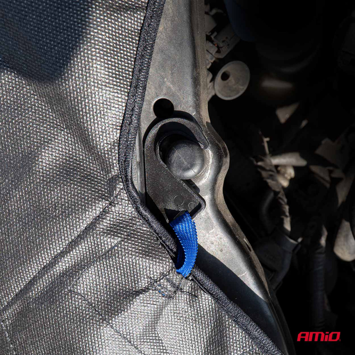 Aizsargājošs servisa pārsegs automašīnas priekšpusei