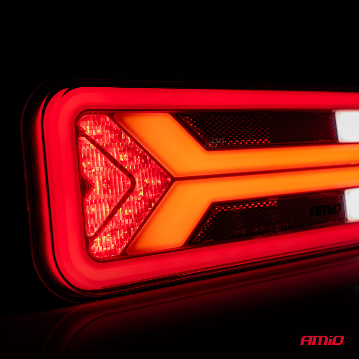 Daudzfunkcionāls LED aizmugurējais lukturis RCL-09-L dinamiskais, kreisais