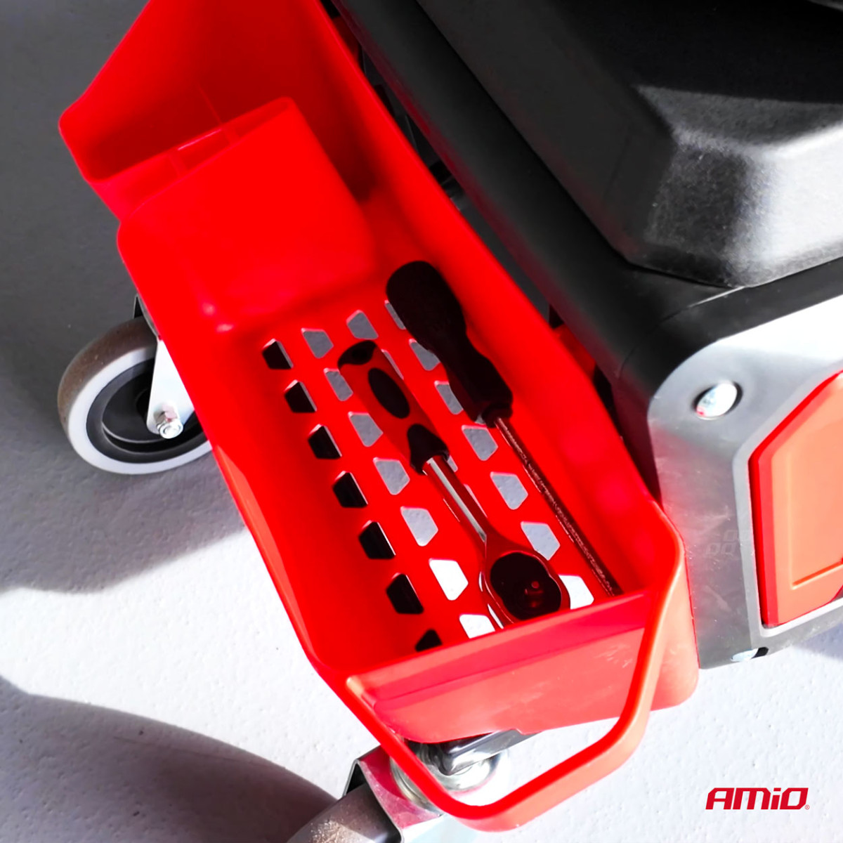 Darbnīcas krēsls uz riteņiem ar instrumentu uzglabāšanas kasti, 135 kg, AMIO-04268