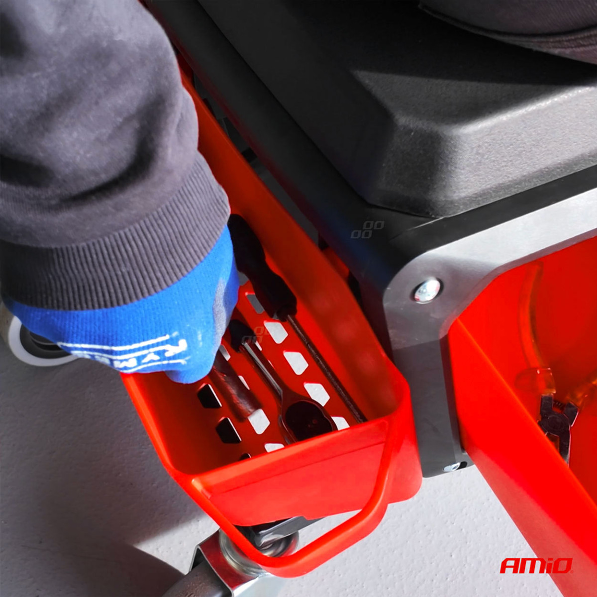 Darbnīcas krēsls uz riteņiem ar instrumentu uzglabāšanas kasti, 135 kg, AMIO-04268