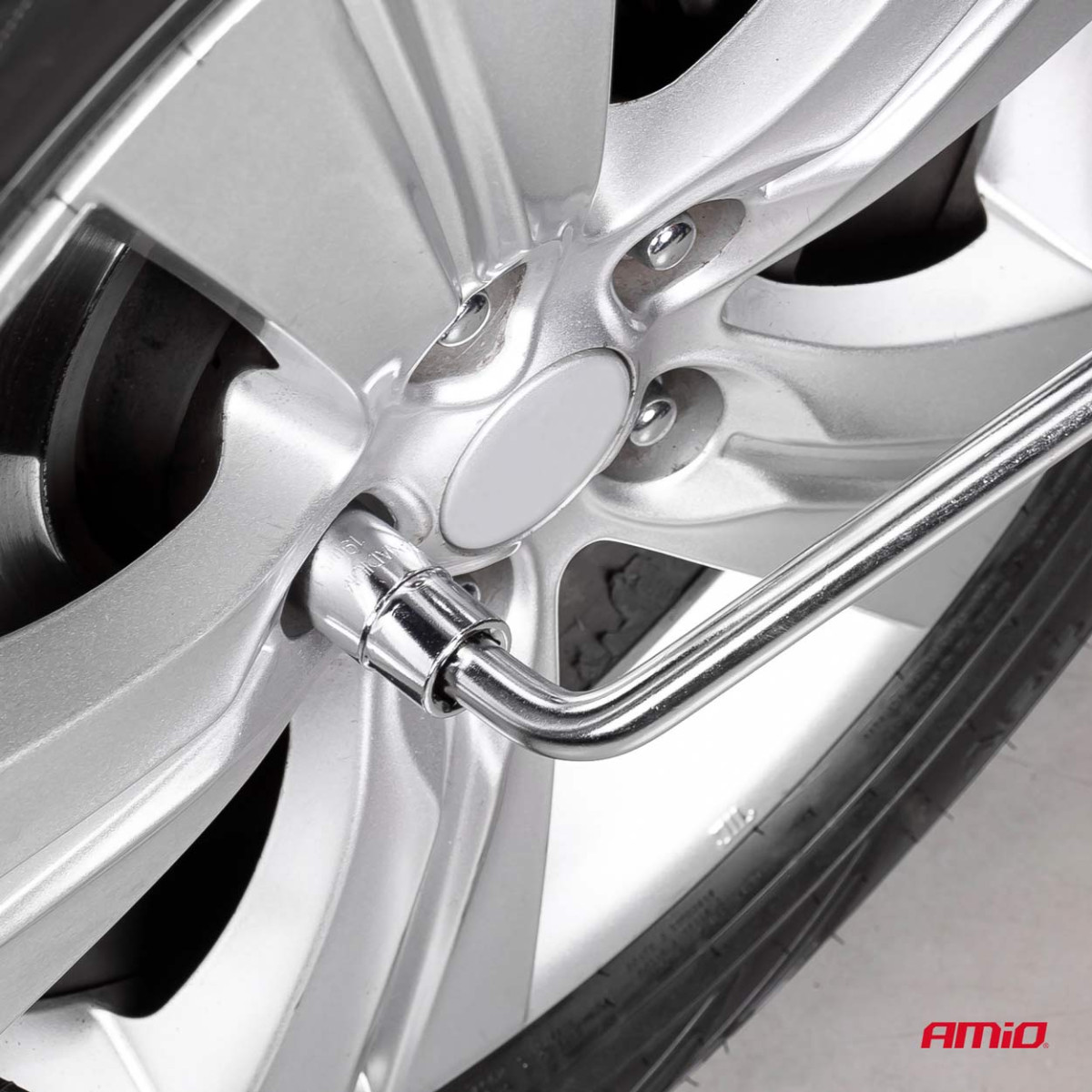 Teleskopiskā riteņu atslēga 17/19 mm TWW AMIO-01037