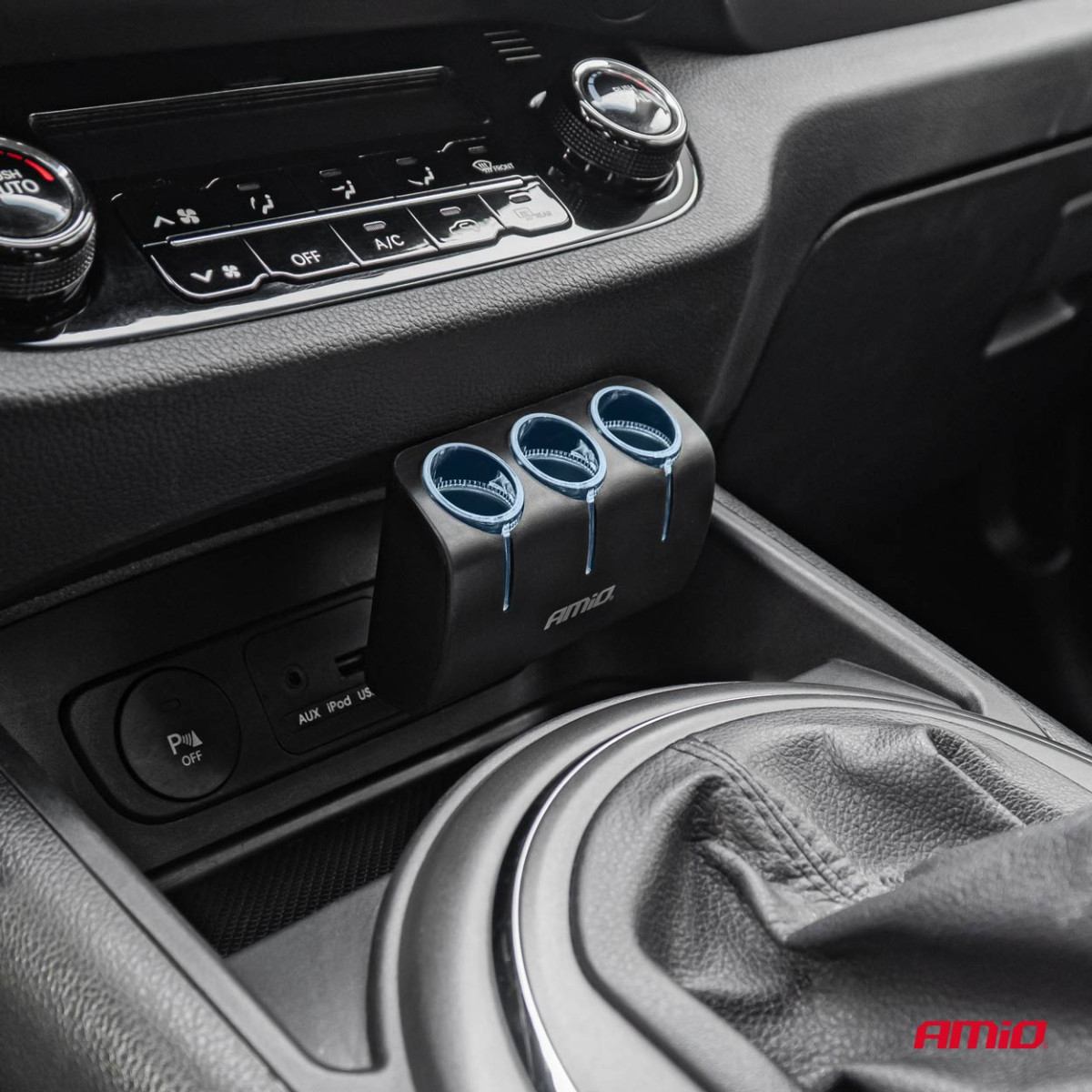 Trīs kontaktligzdu cigarešu šķiltavas pagarinātājs 12/24V 120W 90° AMIO-04358